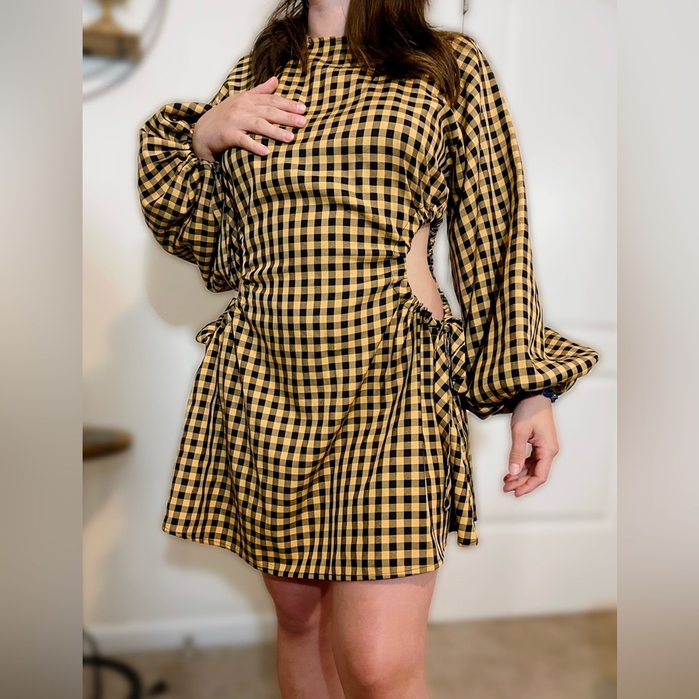 Black and Yellow Plaid Short Dress with Bell Sleeves Size 8